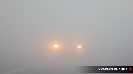 delhi dense fog low visibility trains flights delayed